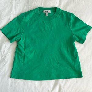 COS The Clean Cut T-shirt Size Small, bright green